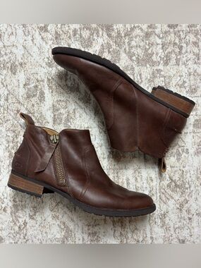UGG Aureo Brown Leather Ankle Boot Size 8.5